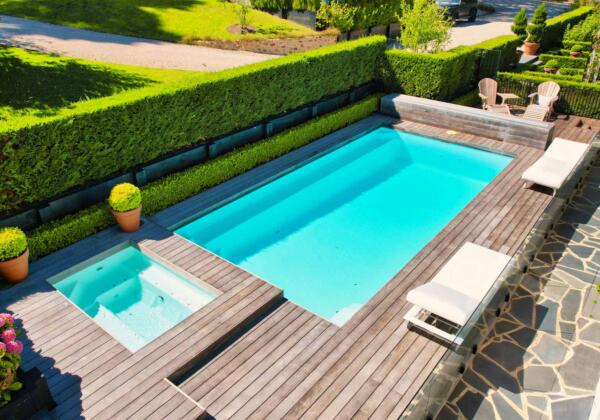 Entertainer fibreglass pool installed in Barwon Heads by Luxx Pools