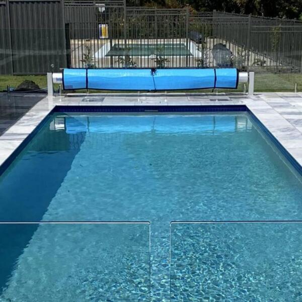 Coverall motorised ground roller